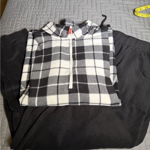 Cuddl Duds Other - Cuddl Duds Black and White Plaid Fleece Pajama Set XXL